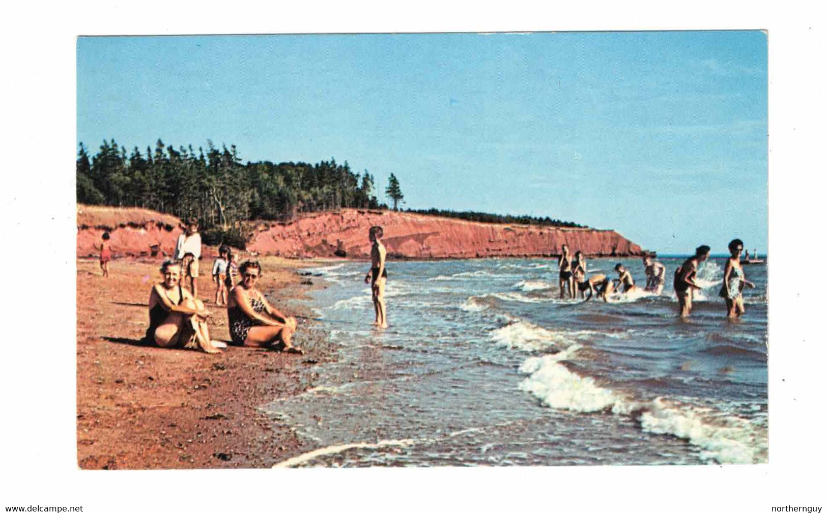 KEPPOCH BEACH, Prince Edward Island, Canada, Bathers At The Beach, Old Chrome Postcard - Andere & Zonder Classificatie