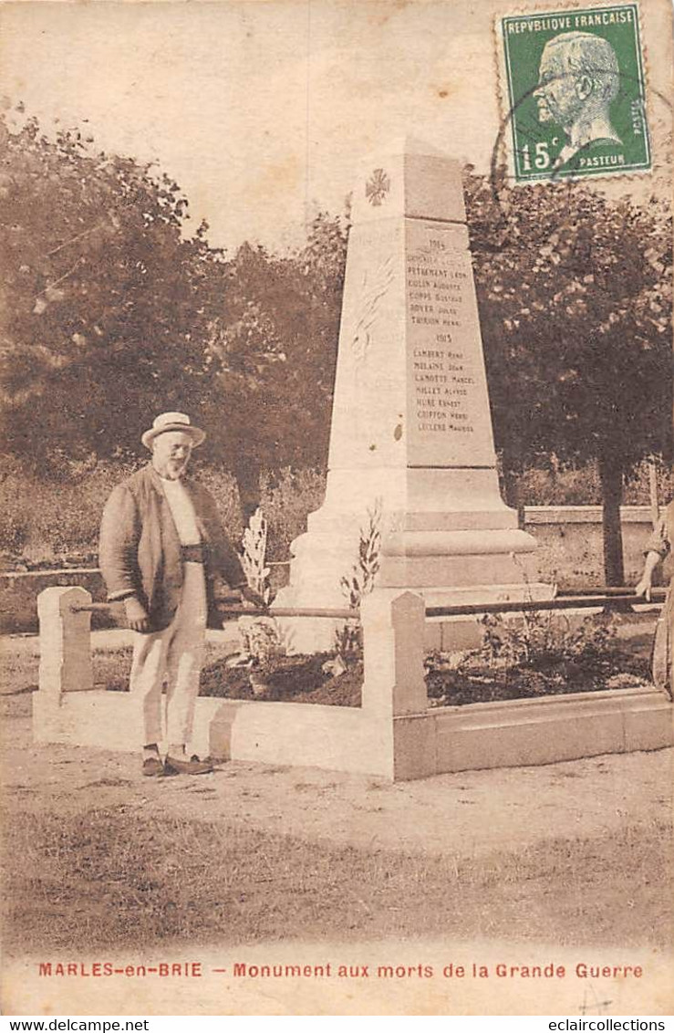 Thème: Monuments Aux Morts  Ou Lanterne Des Morts Ou Combattants 1870  :   Bains Sur Ouest  35     (voir Scan) - Monuments