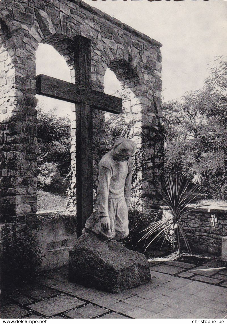 Bande, Café Du Monument, Monument Aux 34 Victimes Abattues La Veille De Noël 1944 (pk71265) - Nassogne