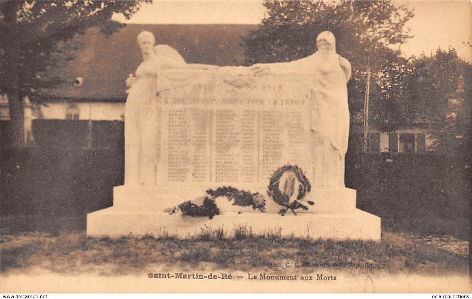 Thème: Monuments Aux Morts  Ou Lanterne Des Morts Ou Combattants 1870  :   Saint Martin De Ré  17      (voir Scan) - Monumenten