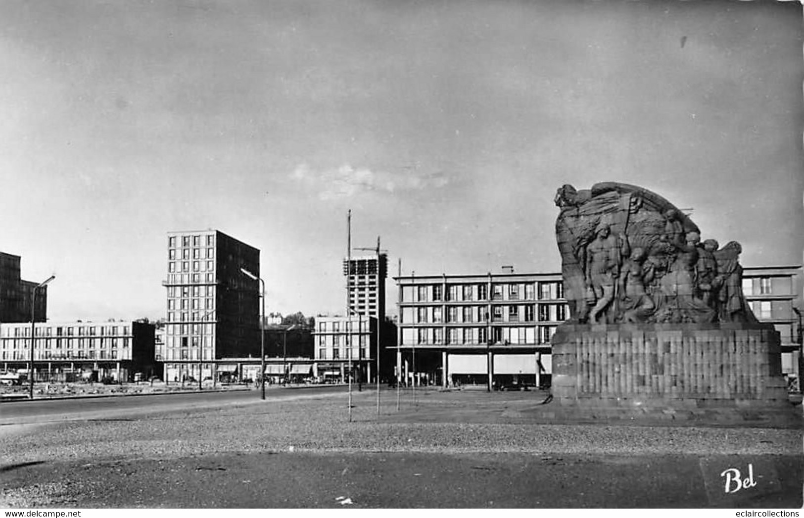 Thème: Monuments Aux Morts  Ou Lanterne Des Morts Ou Combattants 1870  : Le Havre   76        (voir Scan) - Monuments