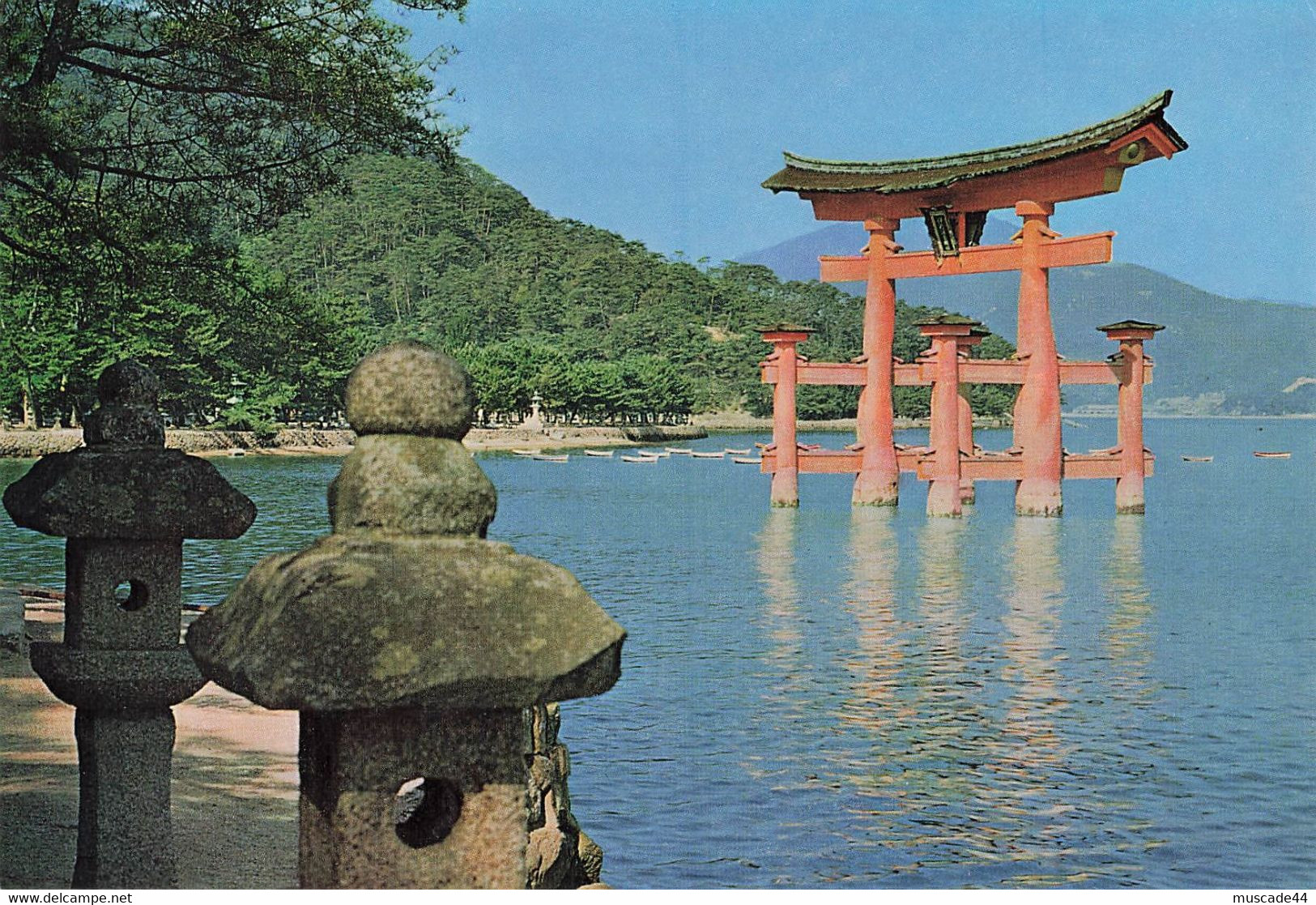 ITSUKUSHIMA SHRINE AND IT'S GRAND GATE IN THE SEA - HIROSHIMA - Hiroshima
