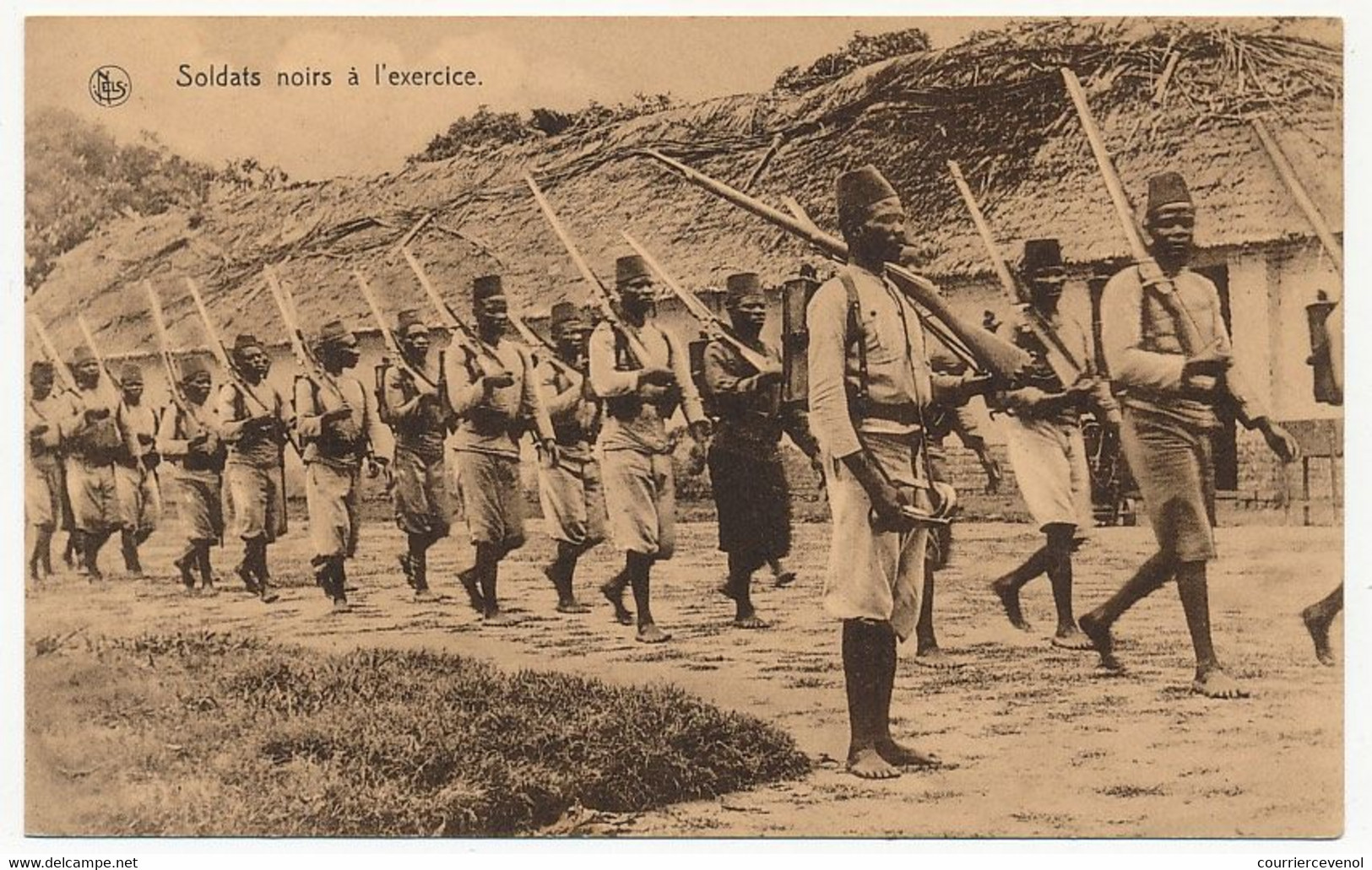 CPA - CONGO - Soldats Noirs à L'Exercice - Congo Belga