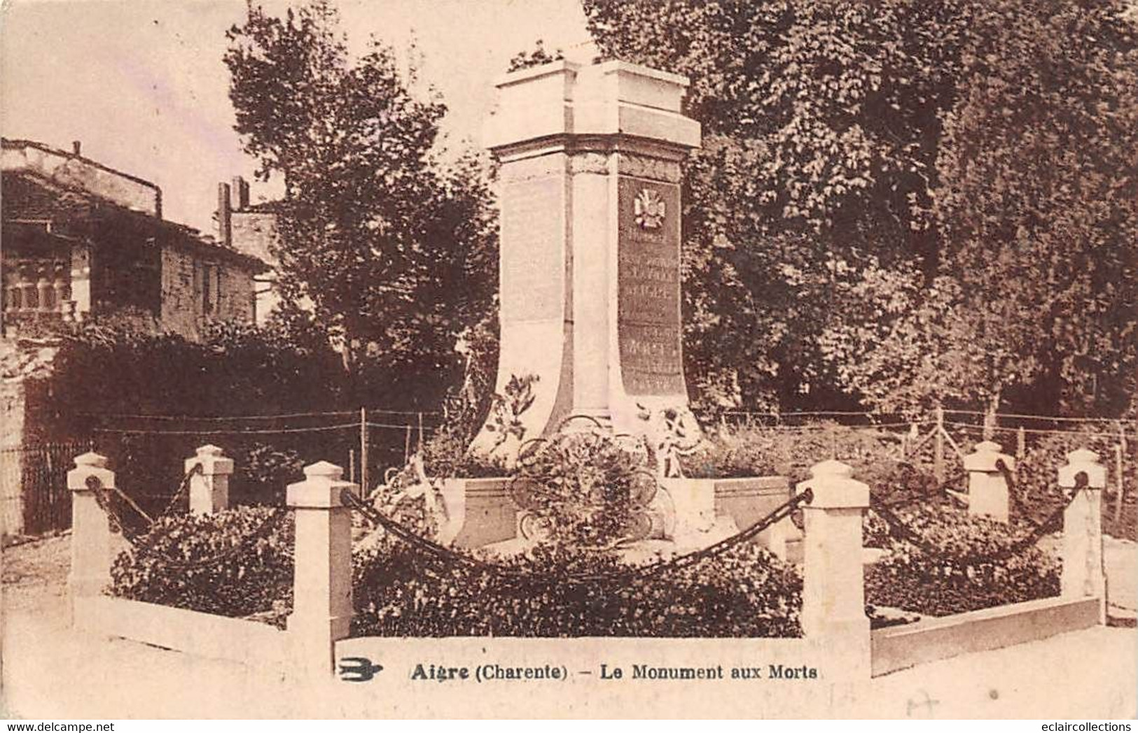 Thème: Monuments Aux Morts  Ou Lanterne Des Morts Ou Combattants 1870  :   Aigre    16     (voir Scan) - Monuments