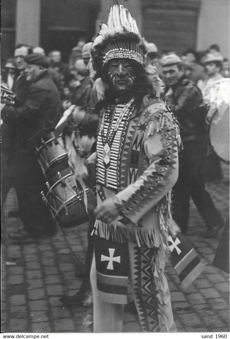 Binche - Photo Carte - Carnaval De Binche - Indien - Tambour - 2 Scans - Binche