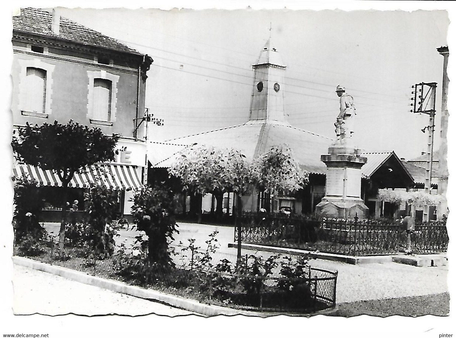 LAVIT - La Halle Et Le Monument - Lavit