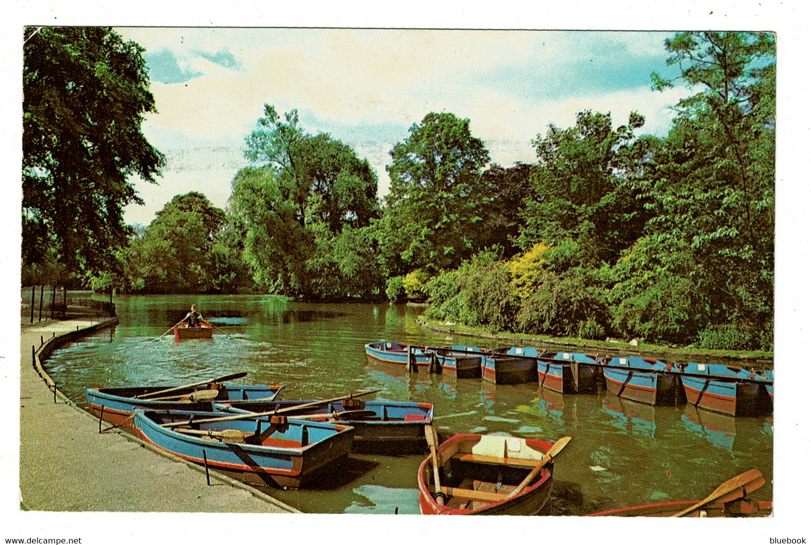 Ref 1414 - 1974 Postcard - Boating Lake Abbey Park Leicester - Leicestershire - Leicester