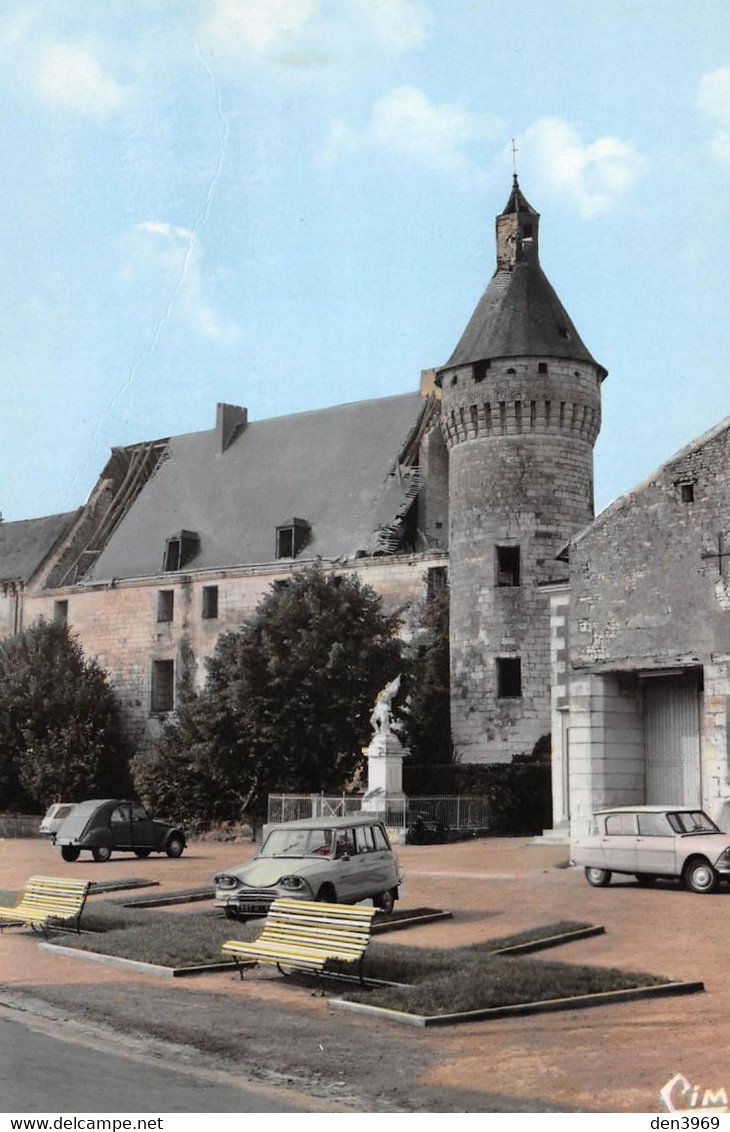 MONTS-sur-GUESNES - La Nouvelle Place Du Château - Automobiles, 2CV Citroën - Monts Sur Guesnes