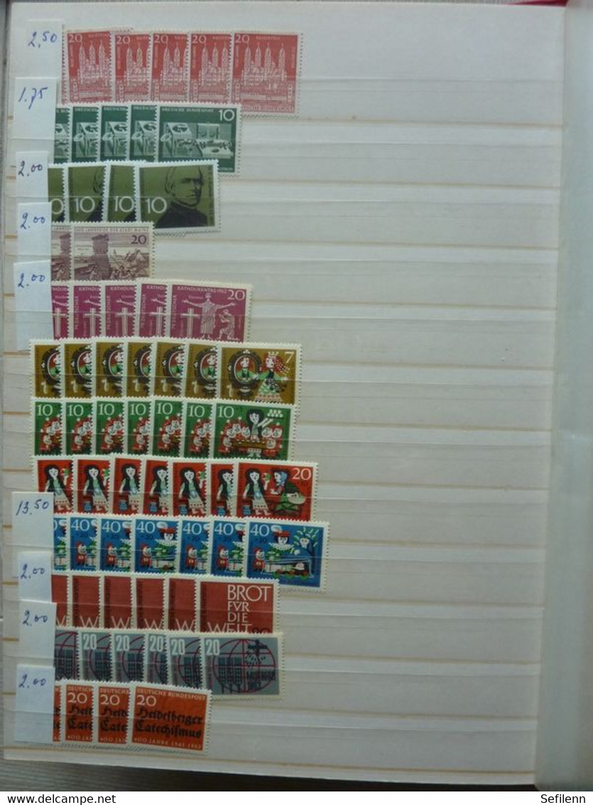 2 Stockbooks with stamps a.o DDR/Commonwealth/Bundespost/Berlin/Topics