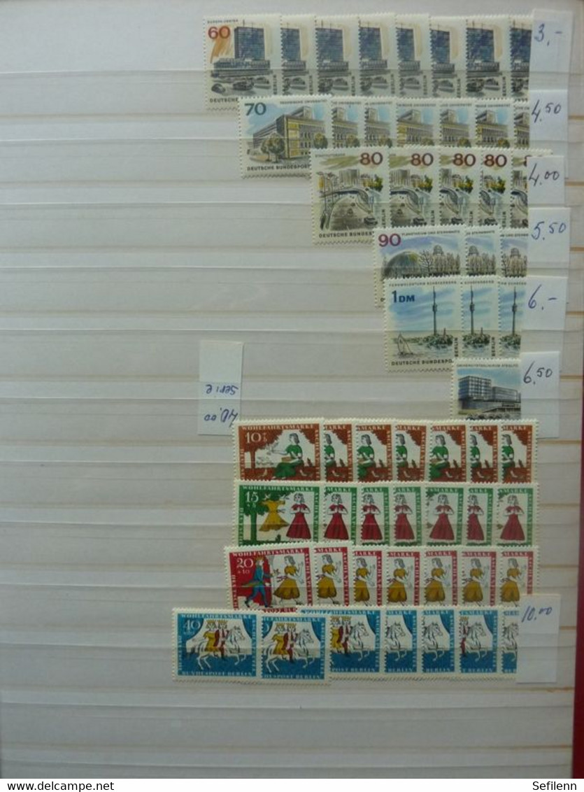 2 Stockbooks with stamps a.o DDR/Commonwealth/Bundespost/Berlin/Topics