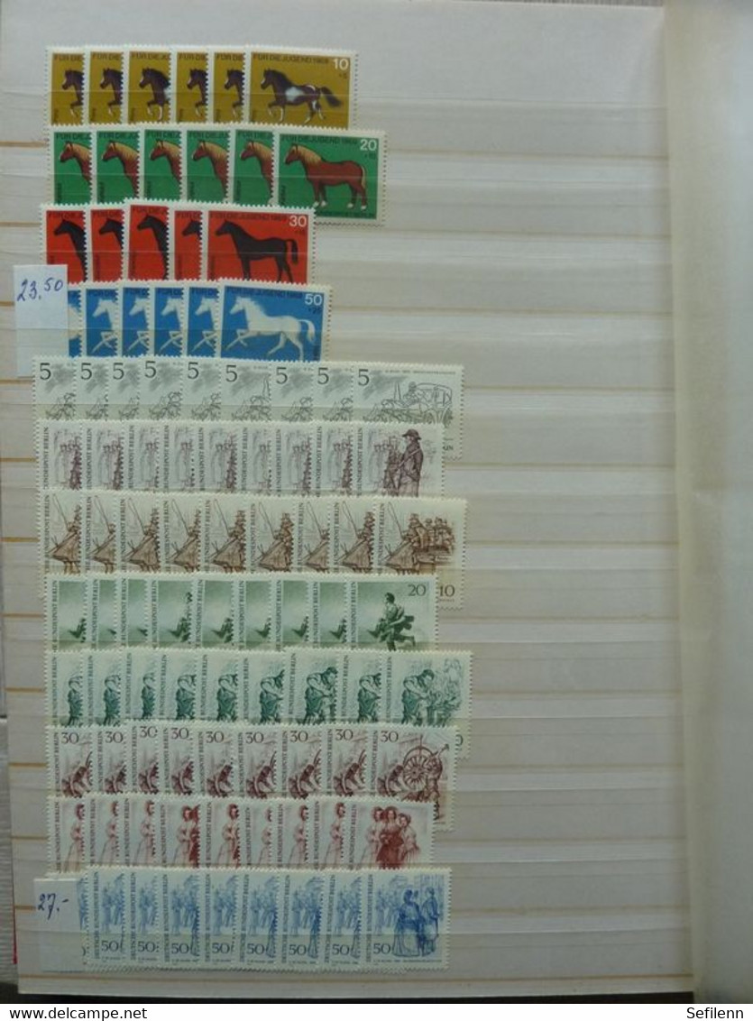 2 Stockbooks with stamps a.o DDR/Commonwealth/Bundespost/Berlin/Topics