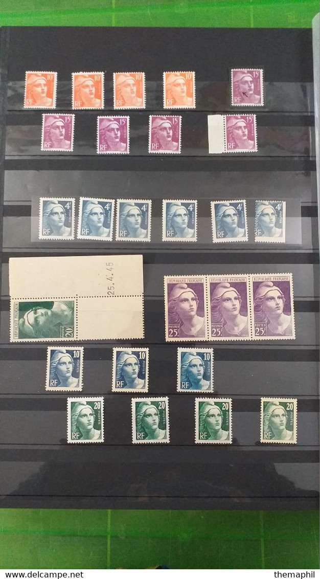 lot n° TH 636 FRANCE un gros classeur de timbres neufs xx