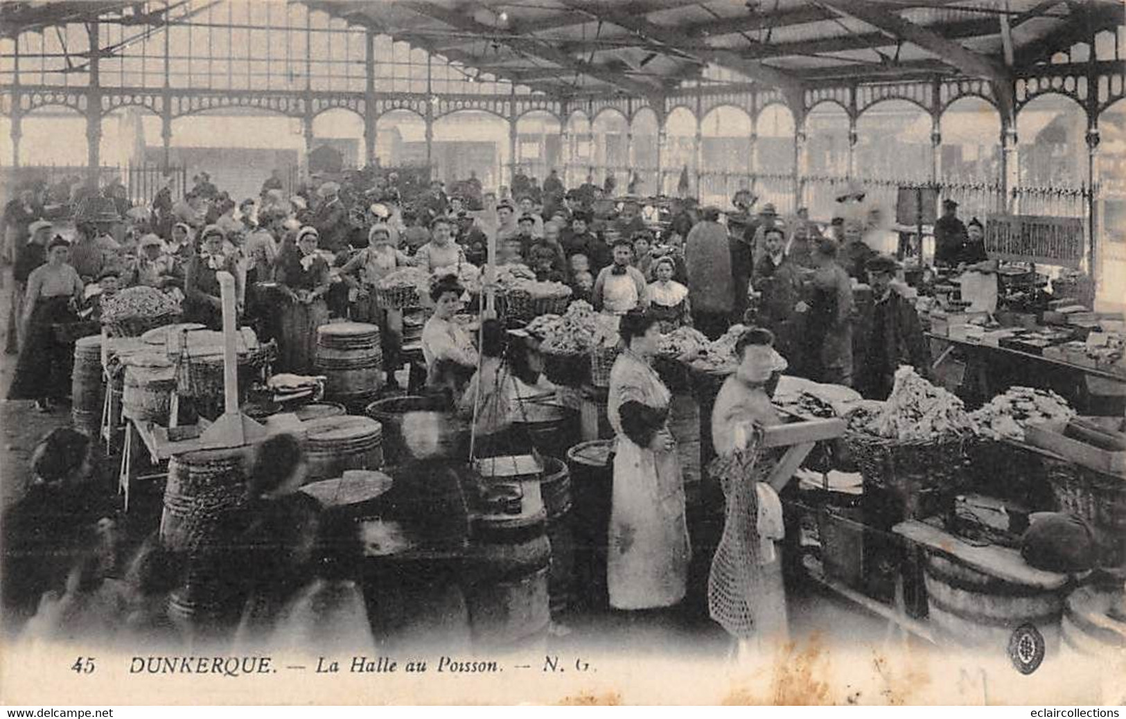 Dunkerque          59        Intérieur De La Halle Aux Poissons         (voir Scan) - Dunkerque