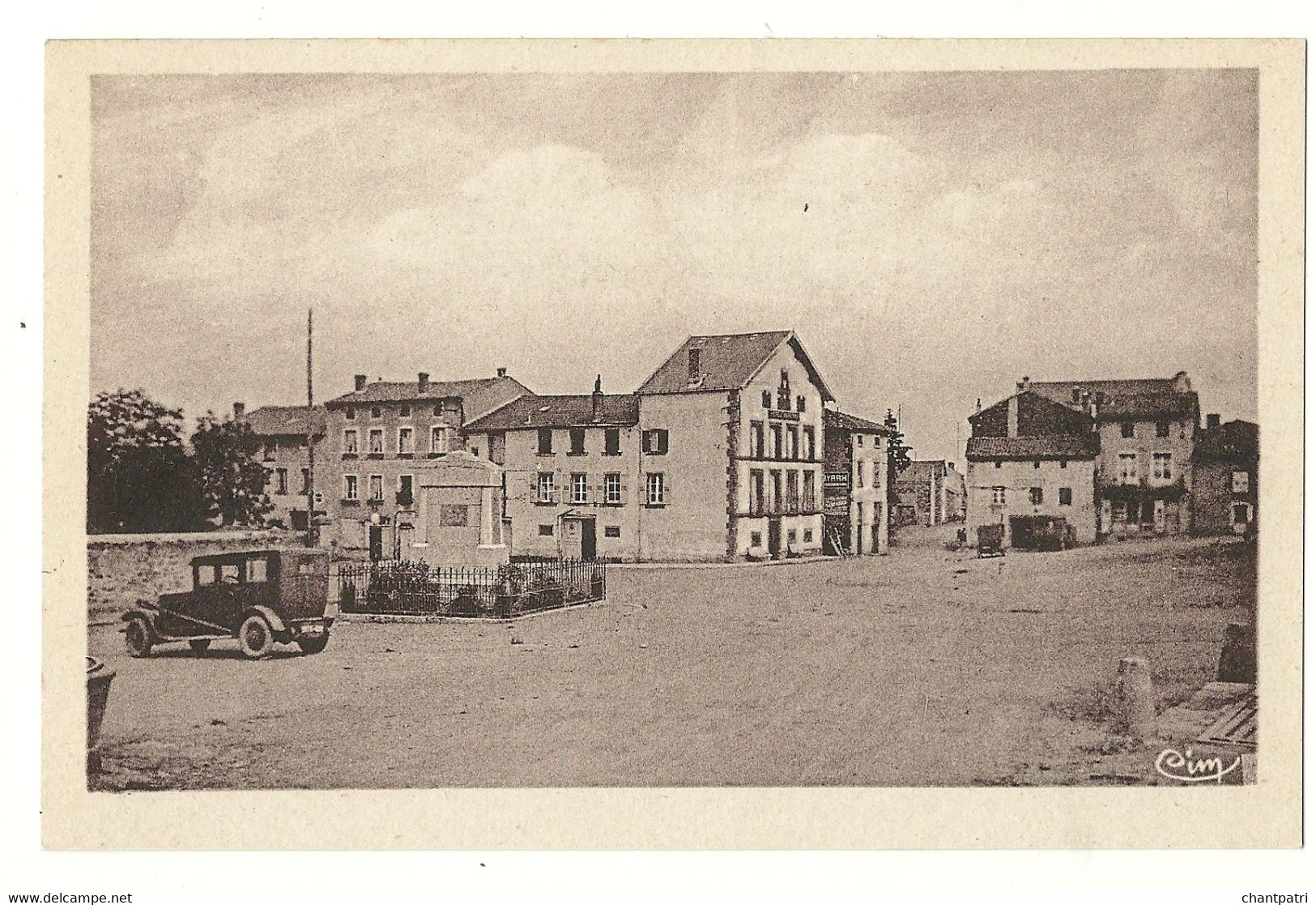 Loudes - Monument Aux Morts De La Guerre - Place Et Hôtel - 76 - Loudes