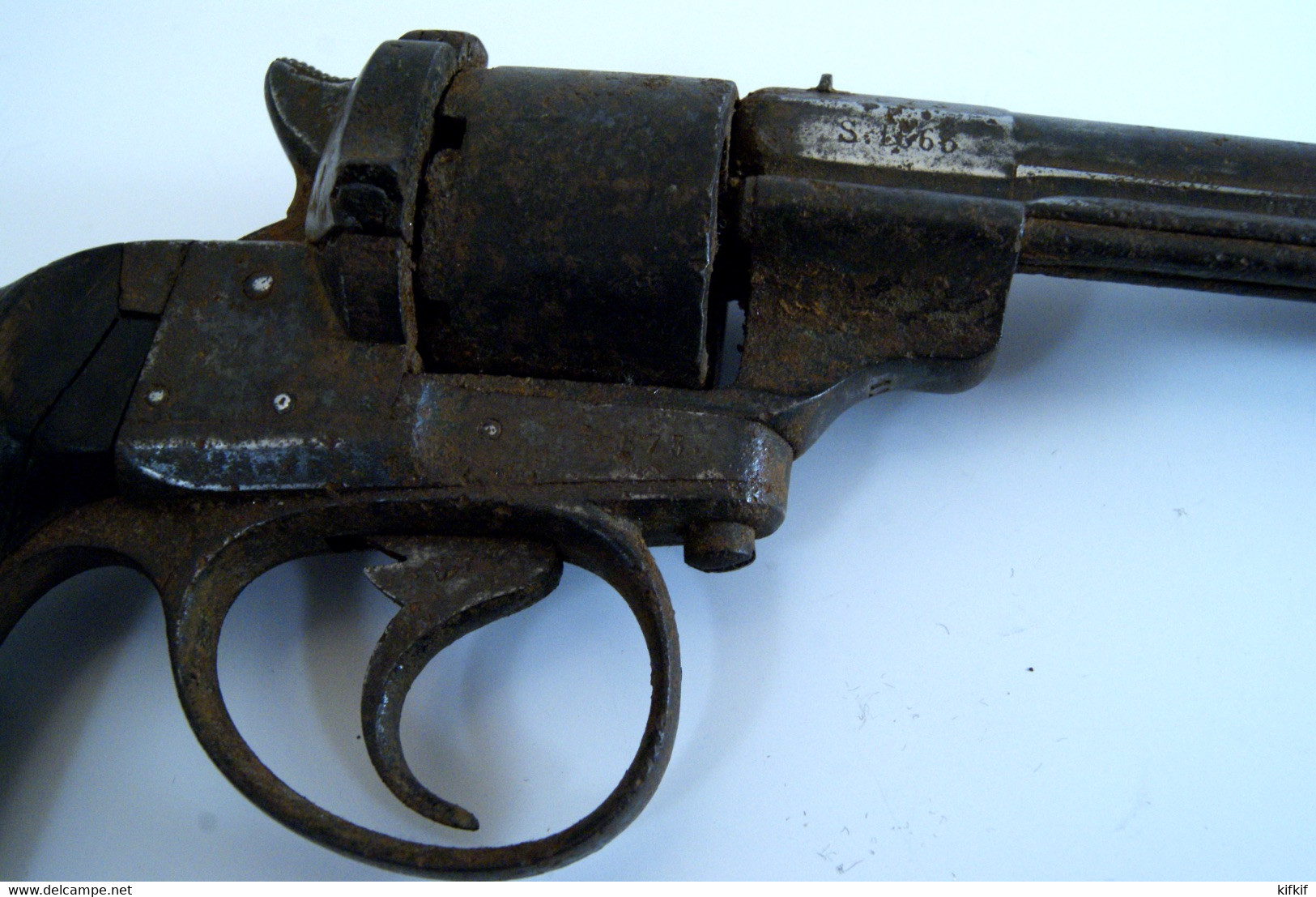 Revolver pistolet réglementaire de Marine NT 1858 daté 1863 sorti de grenier oxydation à restaurer...calibre 12