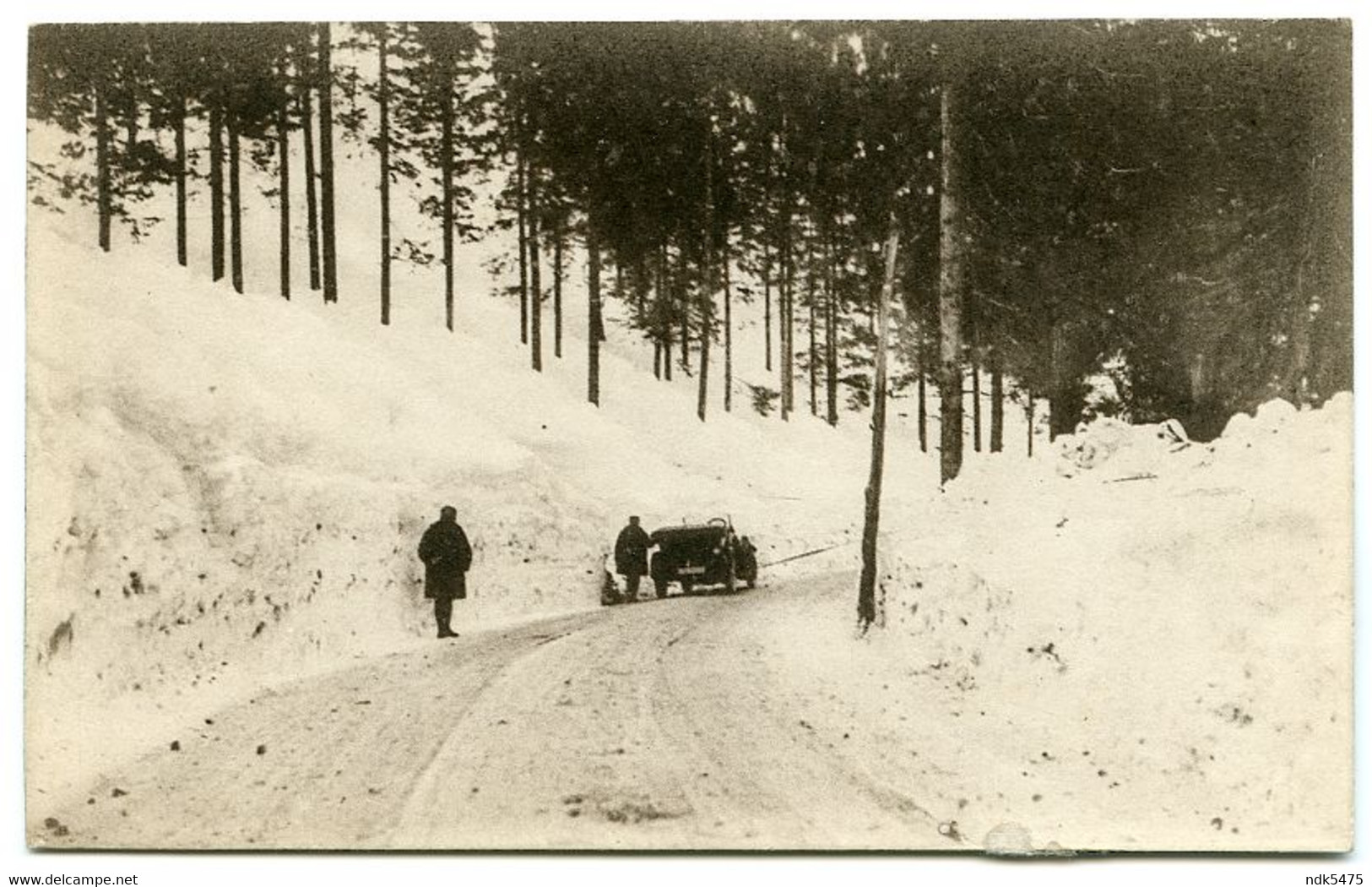 ITALIA : VERSO ASIAGO - STRADA FRA LA NEVE - Vicenza