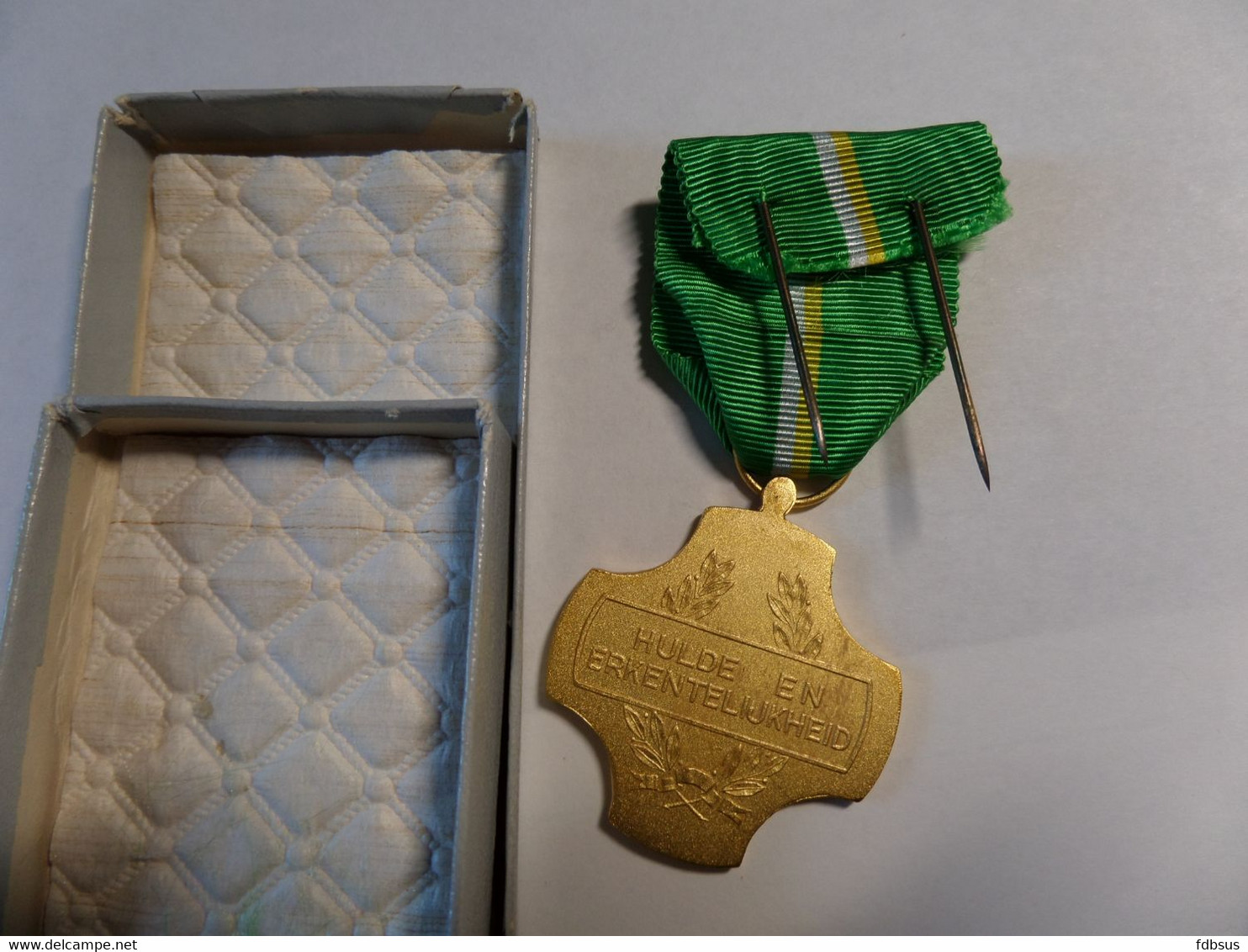 Medaille   ACV Metaal    Hulde En Erkentelijkheid In Doosje Van P. Degreef Medailles Zuidstraat Brussel - Autres & Non Classés