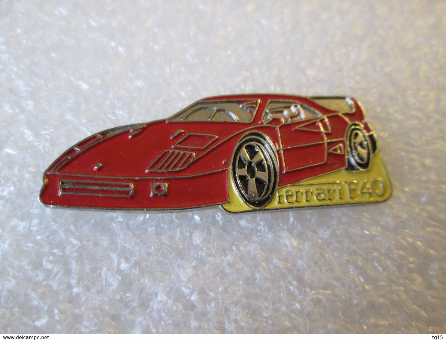 PIN'S   FERRARI   F  40 - Ferrari