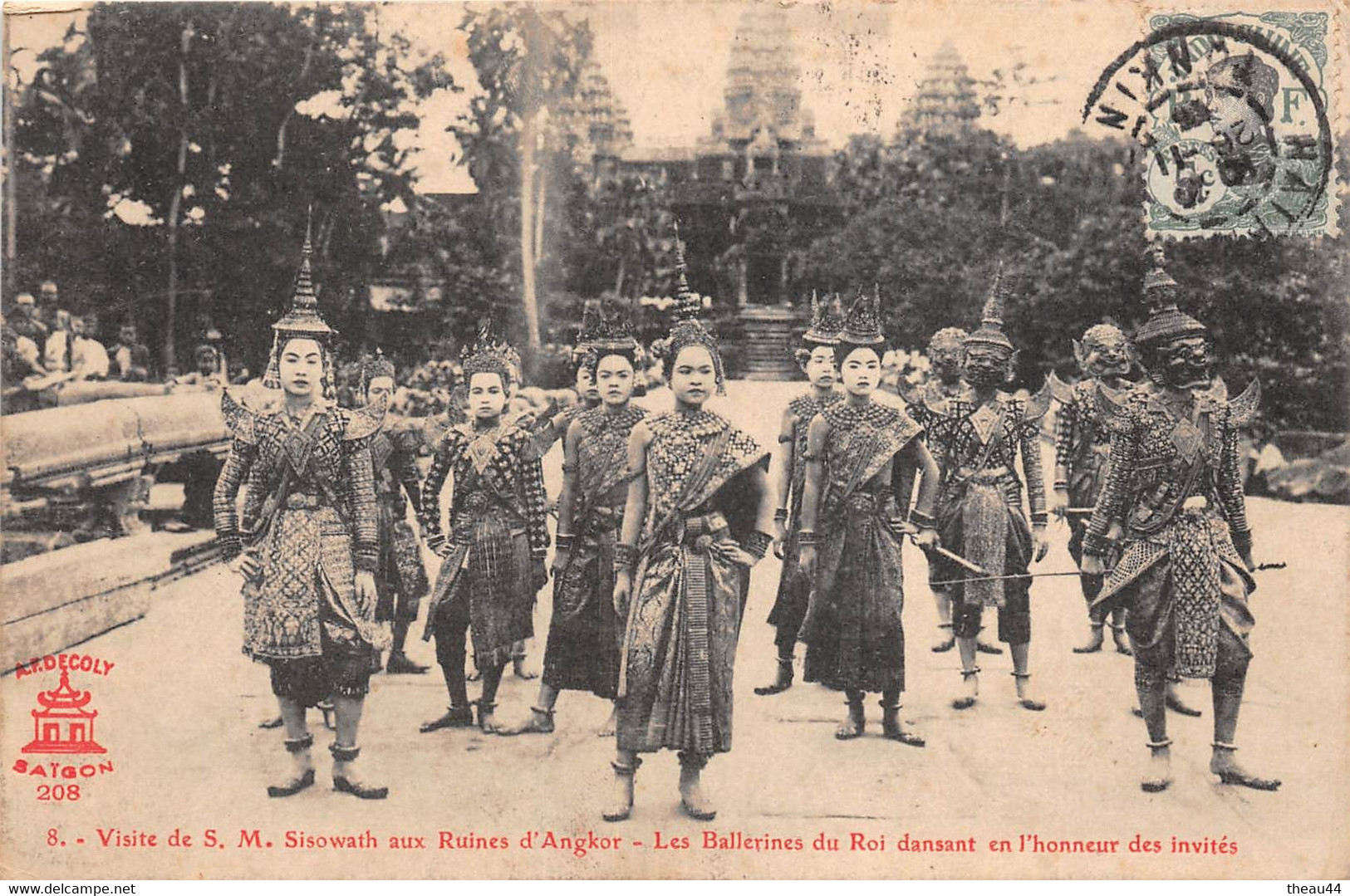 CAMBODGE   -  Visite De S.M. Sisowath Aux Ruines D'ANGKOR  -  Les Ballerines Du Roi Dansant En L'honneur Des Invités - Cambodge