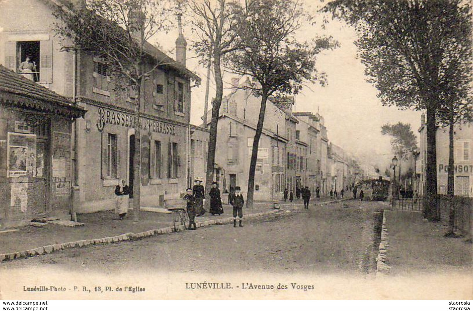 D54  LUNÉVILLE  L'Avenue Des Vosges  .......... Avec La Brasserie De La Terrasse - Luneville