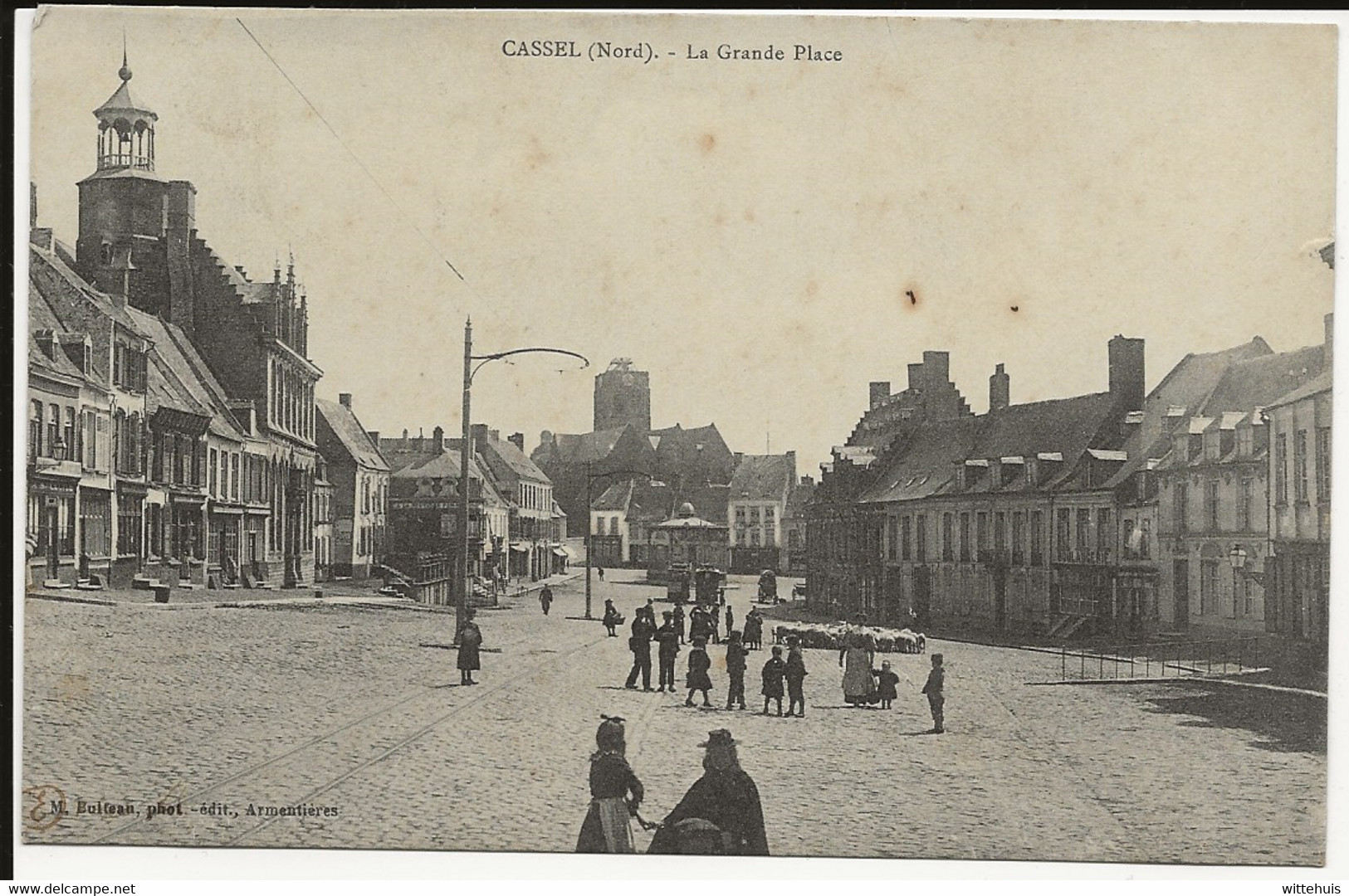 Cassel    La Grande Place    ( 2 Scans ) - Cassel