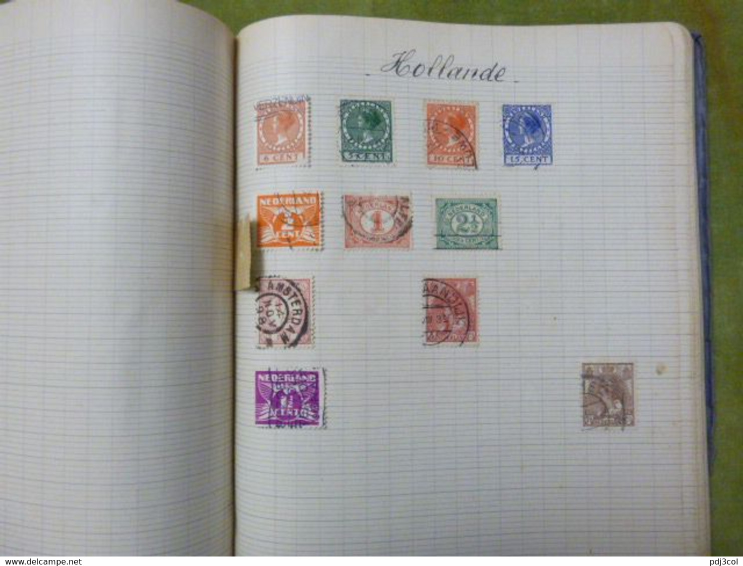 Cahier album de quelques centaines de timbres collés pays étrangers, monde, vers 1900