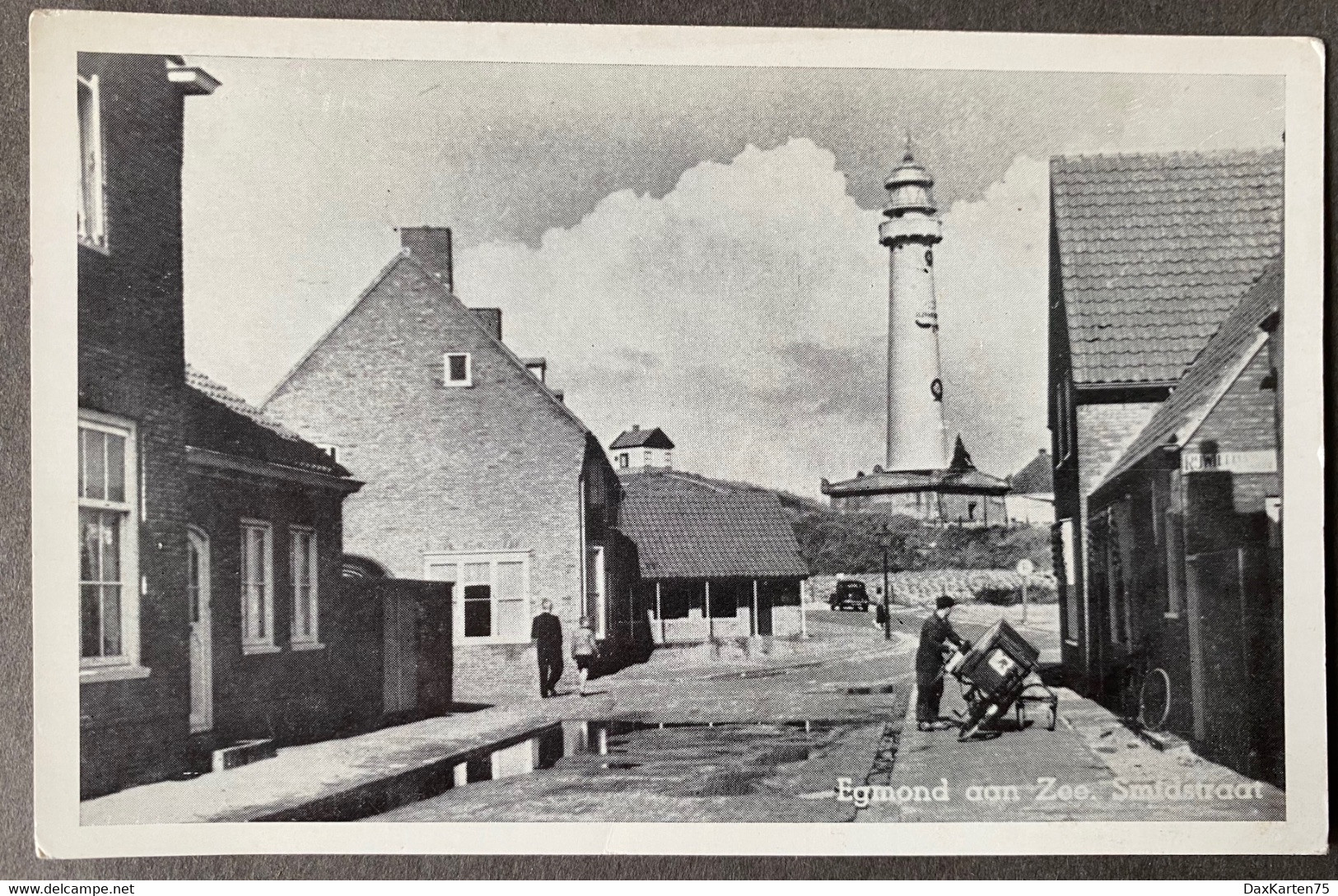 Egmond Aan Zee Smithstraat/Men/ Old Car - Egmond Aan Zee