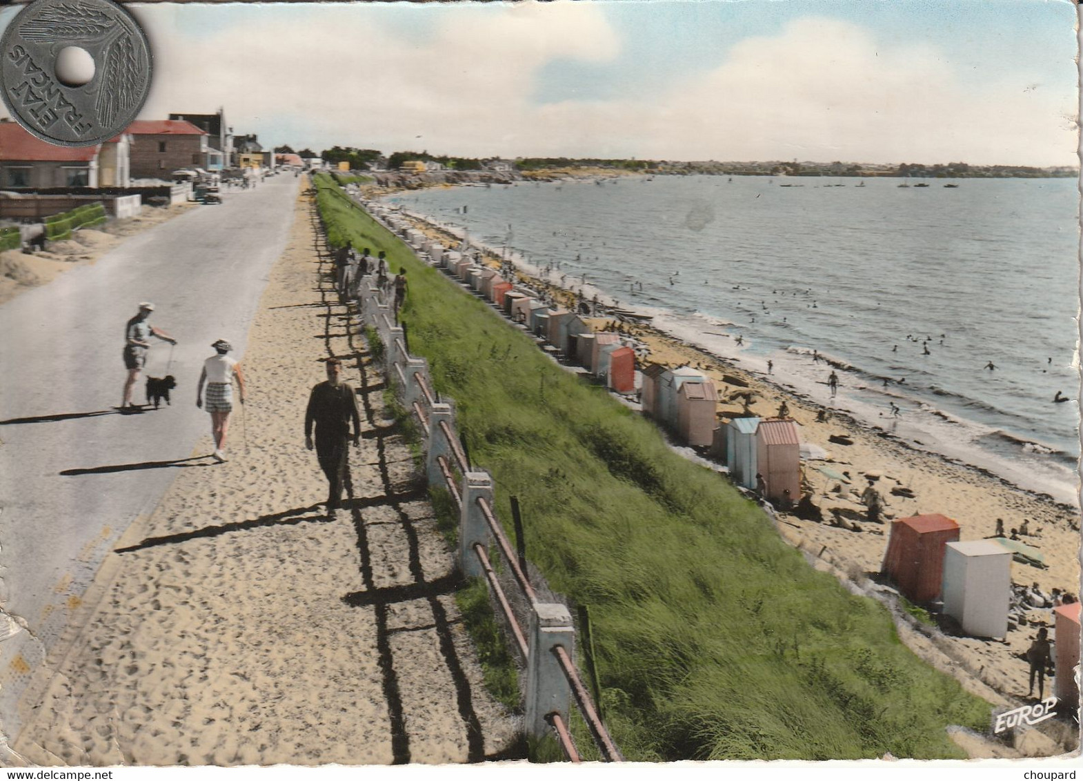 44 -Très Belle Carte Postale Semi Moderne  De  THARON PLAGE   Le Boulevard De La Plage - Tharon-Plage