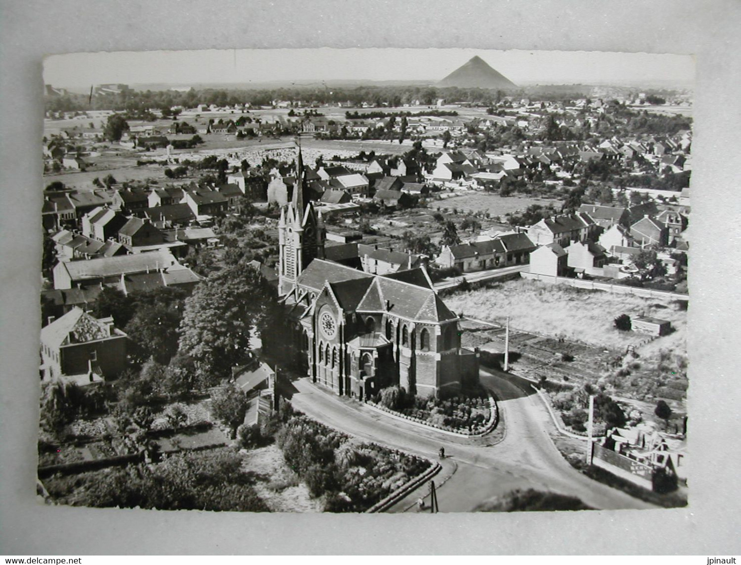 CPSM - En Avion Au-dessus De... - BRUAY SUR ESCAUT - L'église (vue Aérienne) - Bruay Sur Escaut