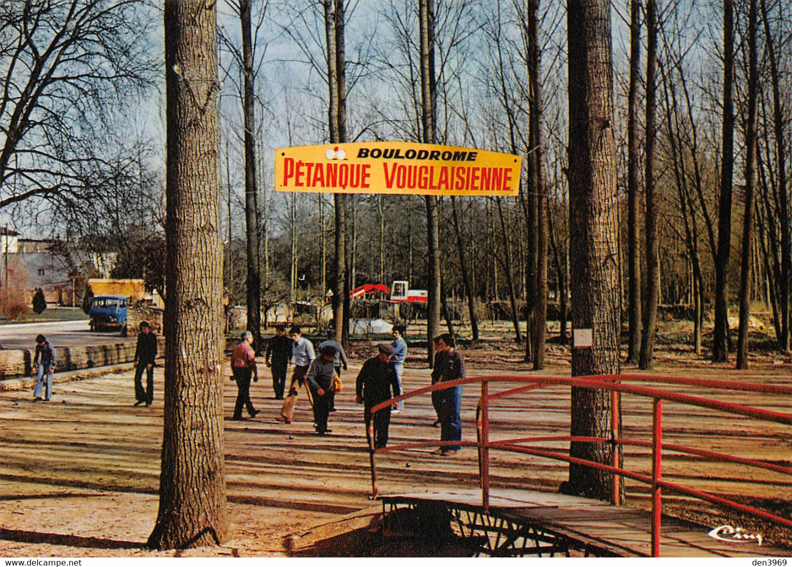 VOUILLE-la-BATAILLE - Boulodrome Pétanque Vouglaisienne - Joueurs De Boules - Vouille