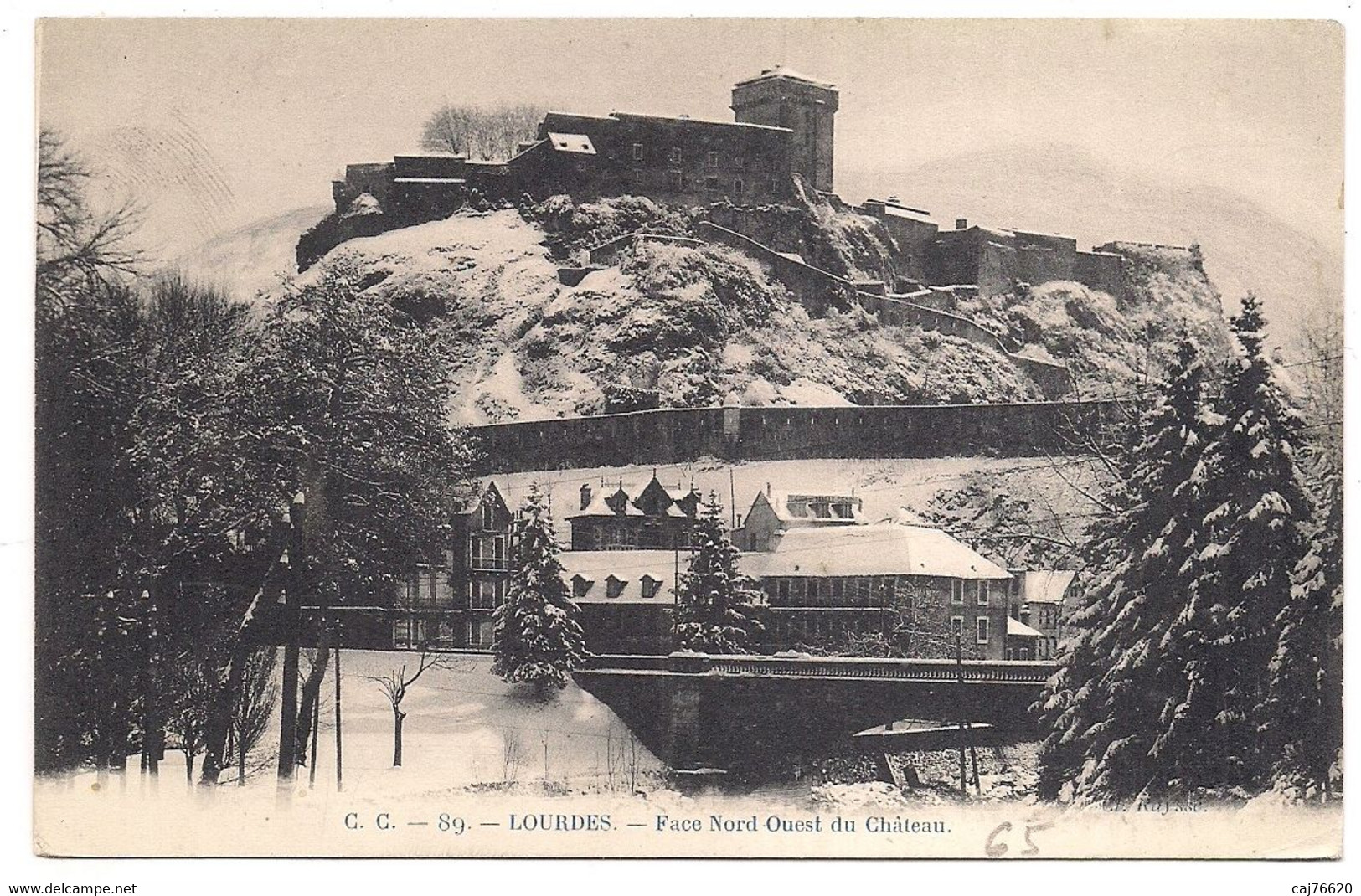 Lourdes , Face Nord Ouest Du Château - Lourdes