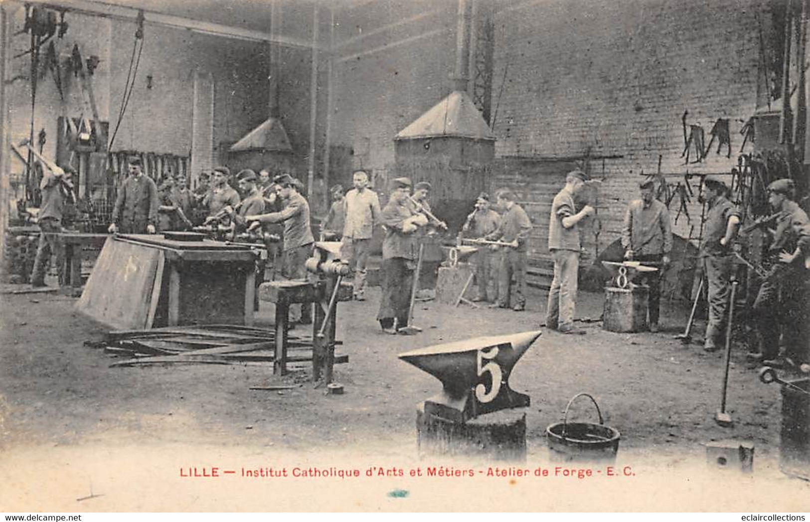 Lille       59       Institut Catholique  D'Arts Et Métiers. Atelier De Forge         (voir Scan) - Lille