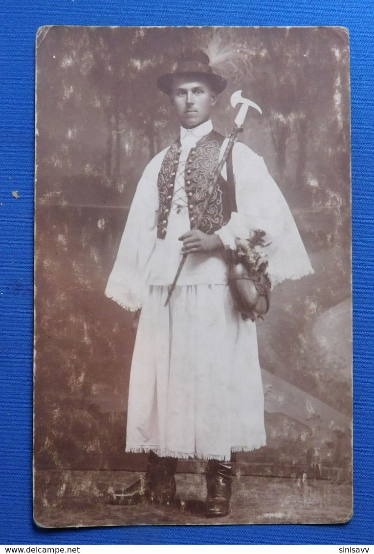 Man In Folk Costume - Douane