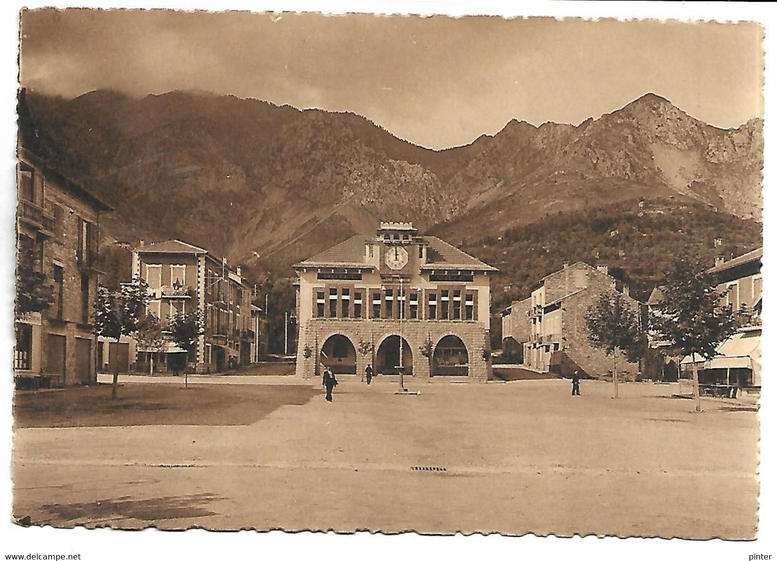 ROQUEBILLIERE - Place De La Mairie - Roquebilliere