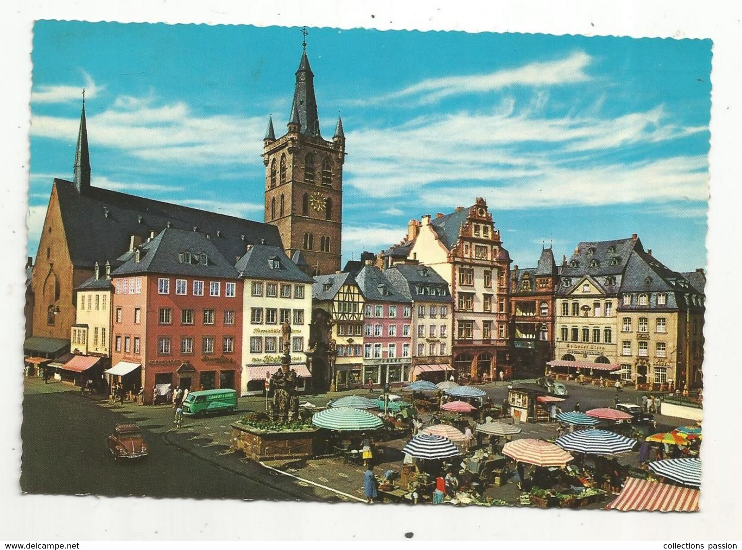 Cp , Commerce , Marché , Allemagne ,  TRIER ,  Hauptmarkt Mit Petrusbrunnen Und St Gangolph ,  Voyagée - Märkte