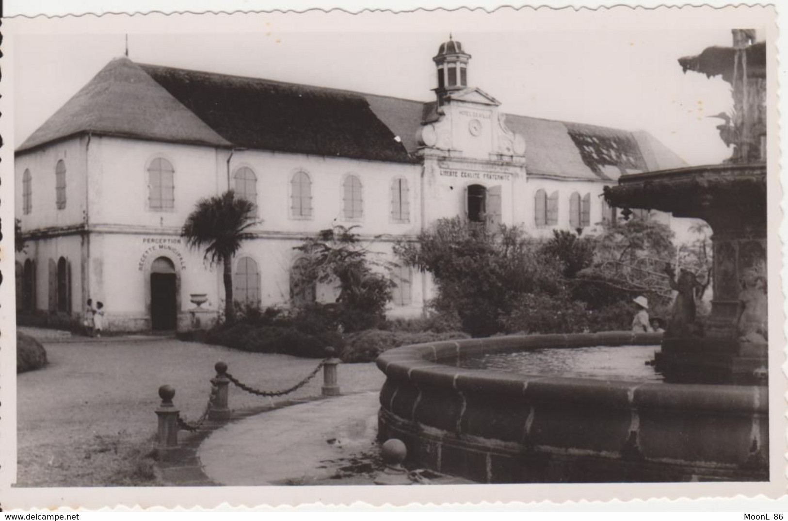 974 Ile De La Réunion  - SAINT PIERRE- ANCIENNE PHOTOGRAPHIE  - FACADE DE L'HOTEL DE VILLE - Saint Pierre
