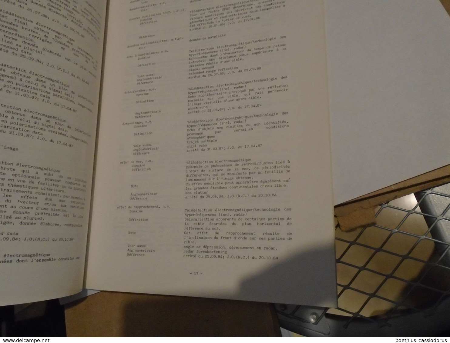 GLOSSAIRE DES TERMES OFFICIELS DE LA TELEDETECTION AEROSPATIALE SOCIETE FRANCAISE DE PHOTOGRAMMETRIE ET DE TELEDETECTION - Astronomia