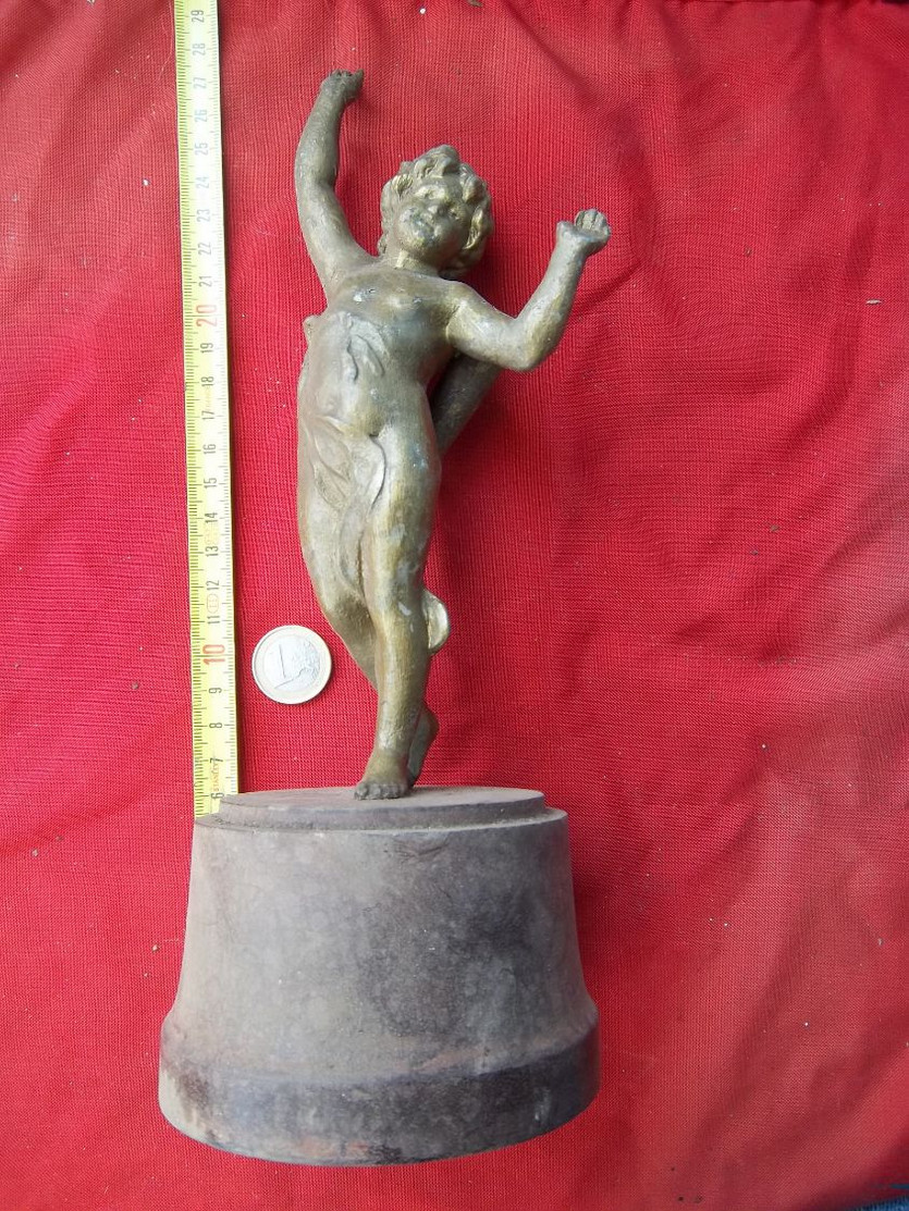 Statuette, Socle En Bois -556 Grammes ! - Other & Unclassified