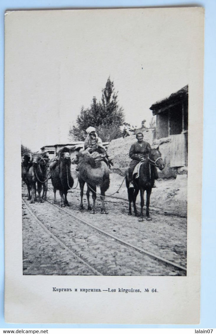 C. P. A. : KIRGHIZISTAN : Les Kirguises, Hommes Montés Sur Cheval Et Sur Chameaux - Kirgizië