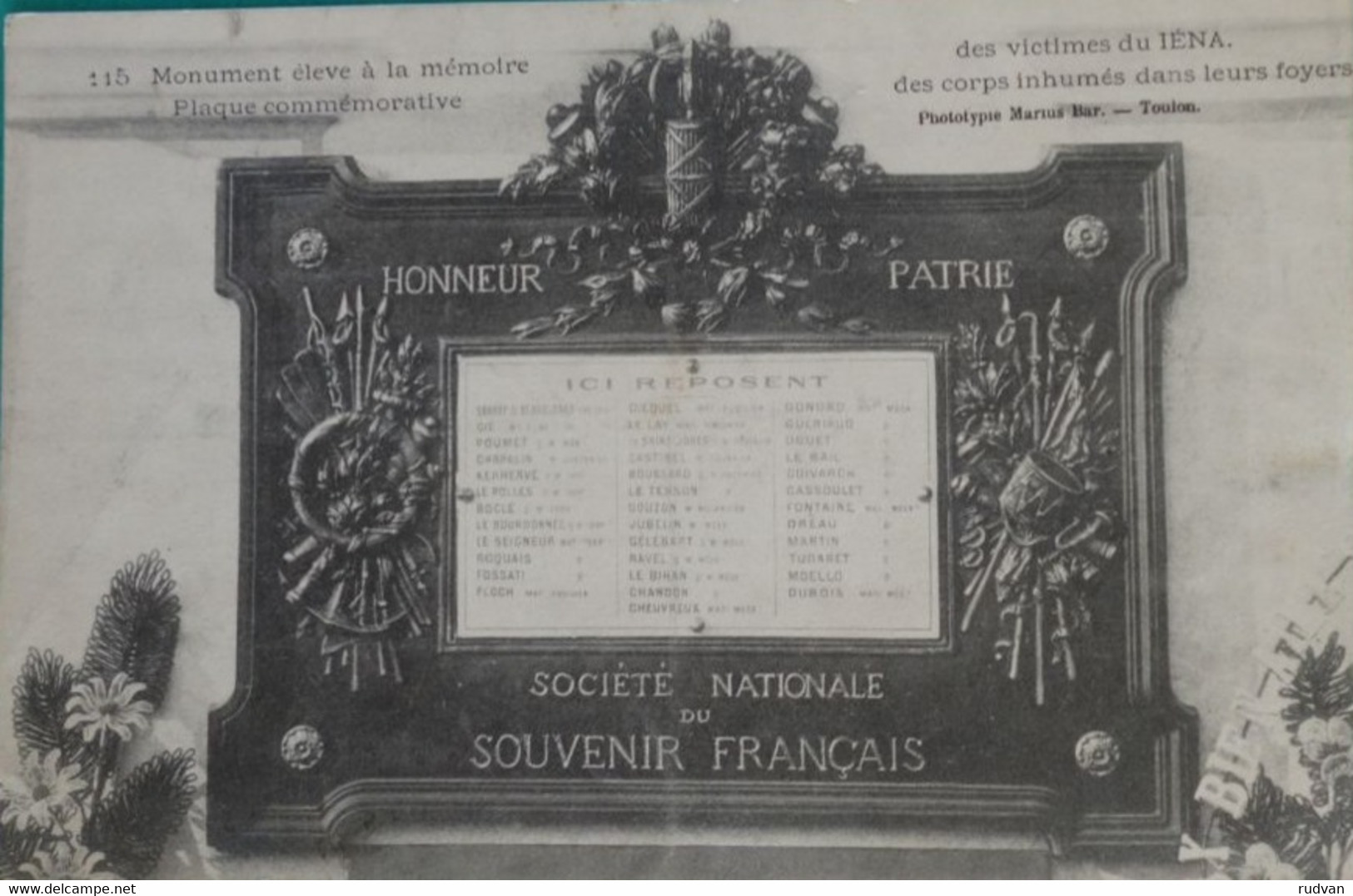 Monument à La Mémoire Des Victimes Du Iena - Schiffe