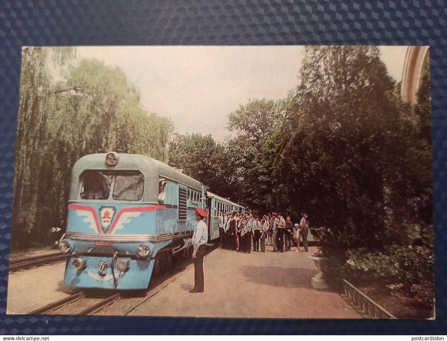 UKRAINE.  KHARKOV / Kharkiv. Pioneer RAILWAY STATION - LA GARE - BAHNHOF 1960s Train - Gares - Avec Trains