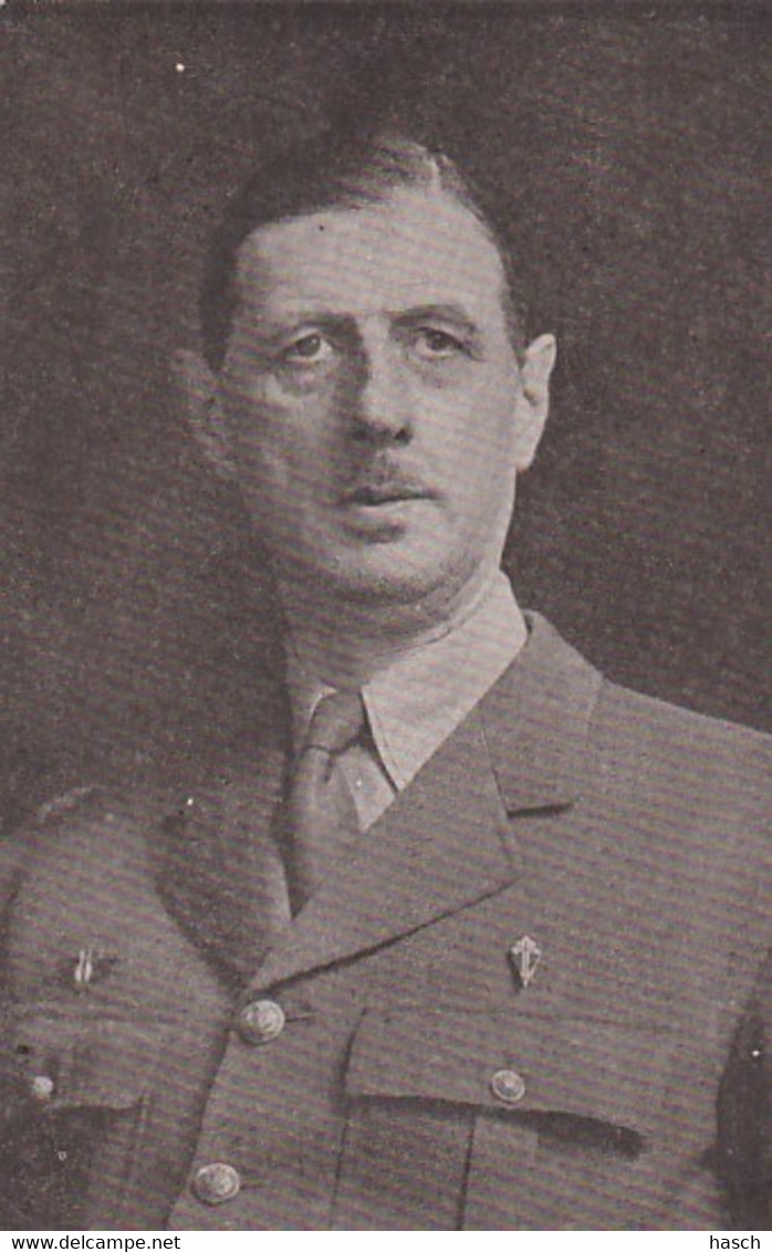240339Le General De Gaulle, President Du Comité National (linksonder Een Vouw) - Personen