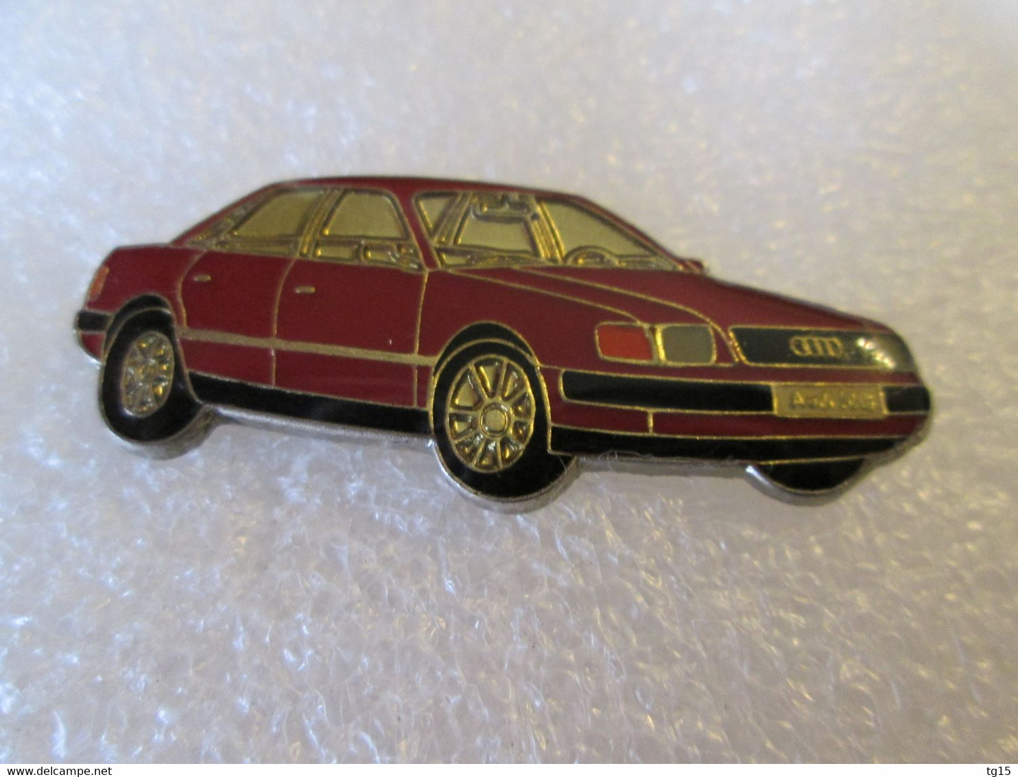 PIN'S    AUDI  100 - Audi