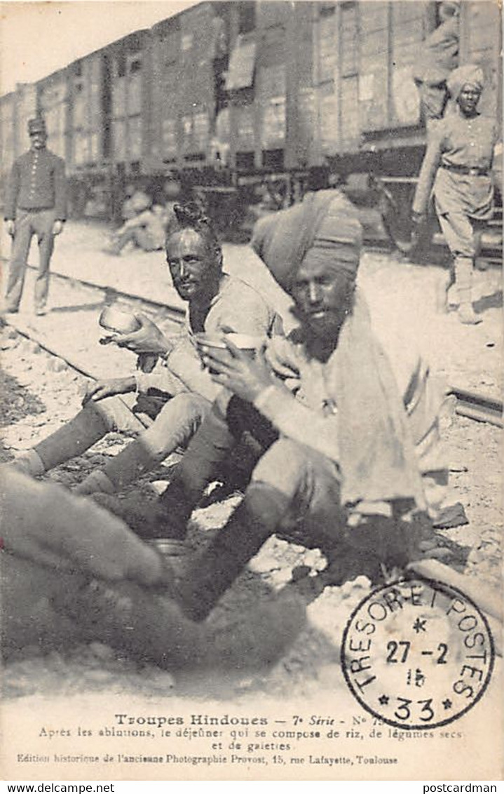 INDIA - World War One - Indian Army - Indian Soldiers At Lunch In The Toulouse Railway Station, France - India