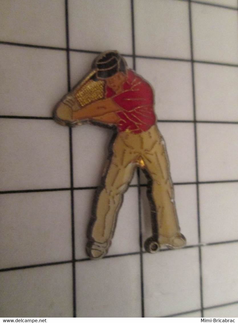 712d Pin's Pins / Beau Et Rare / THEME : SPORTS / GOLFEUR EN TRAIN DE S'ENERVER - Golf