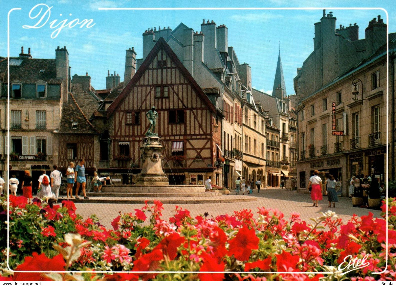 3988 Carte Postale DIJON  Place François Rudé Et La Fontaine Du Bareuzai à Droite Rue Des Forges  21 Côte D'Or - Dijon