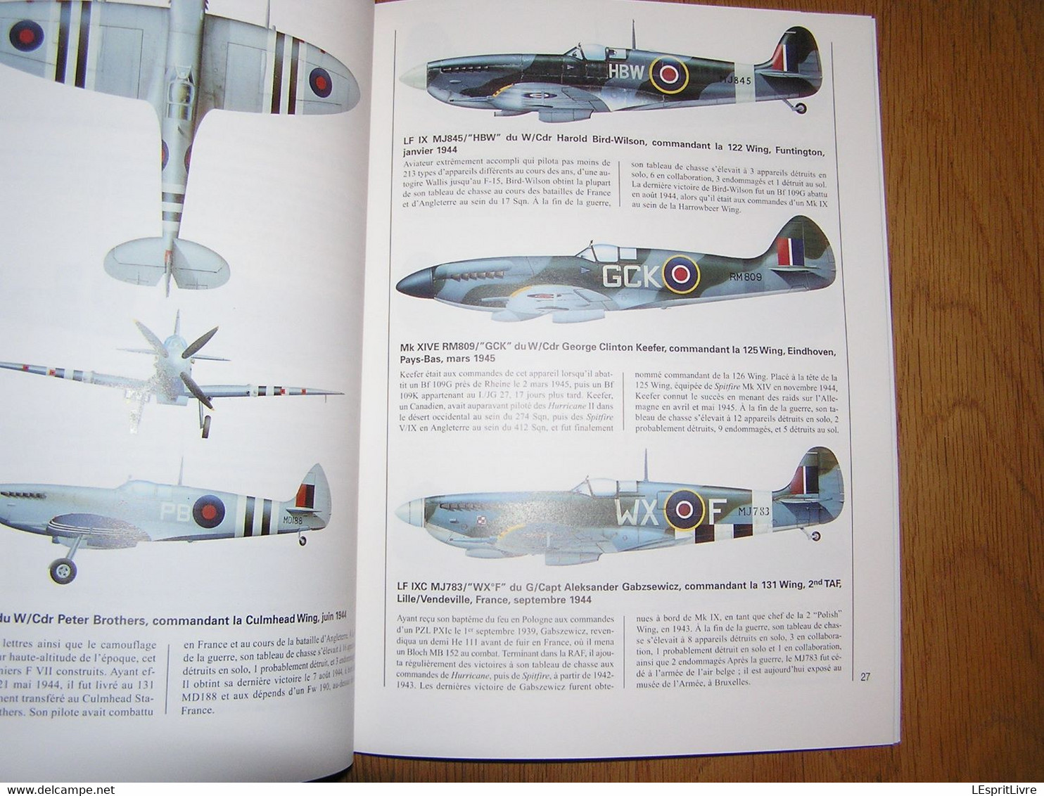 LES COMBATS DU CIEL Les Derniers Modèles de Spitfire 1942 1945  Royal Air Force RAF Aviation Avion Guerre 1940 1945