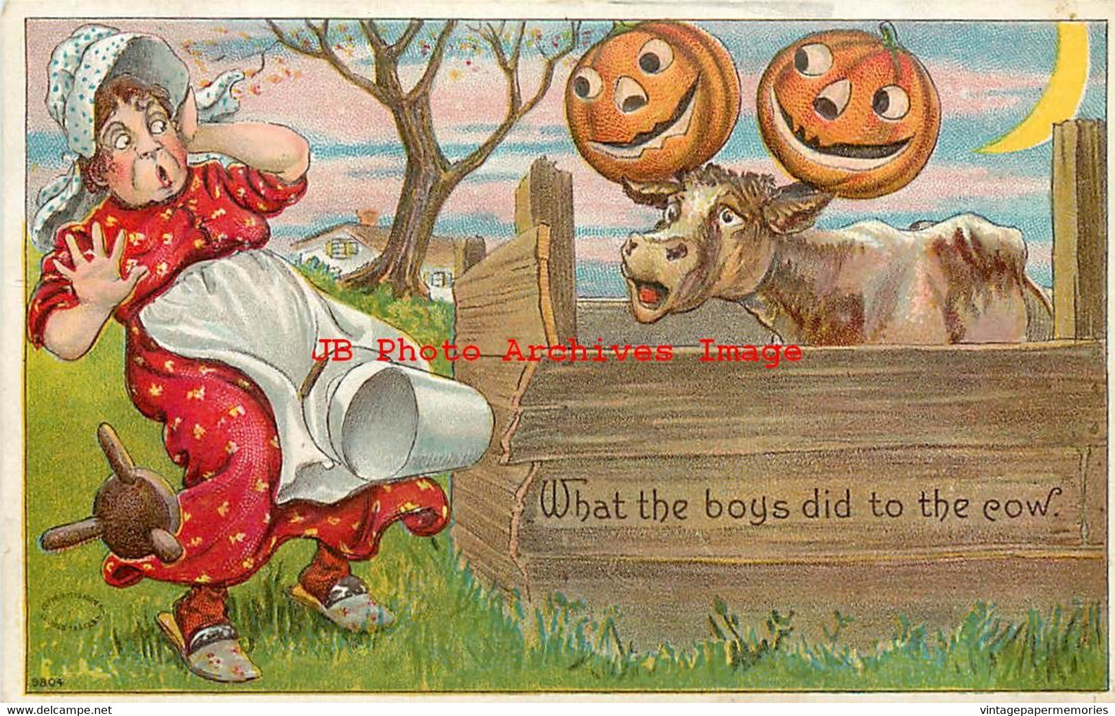 282447-Halloween, Julius Bien No 9804, Lady Startled By Cow With Jack O Lanterns On Horns - Halloween