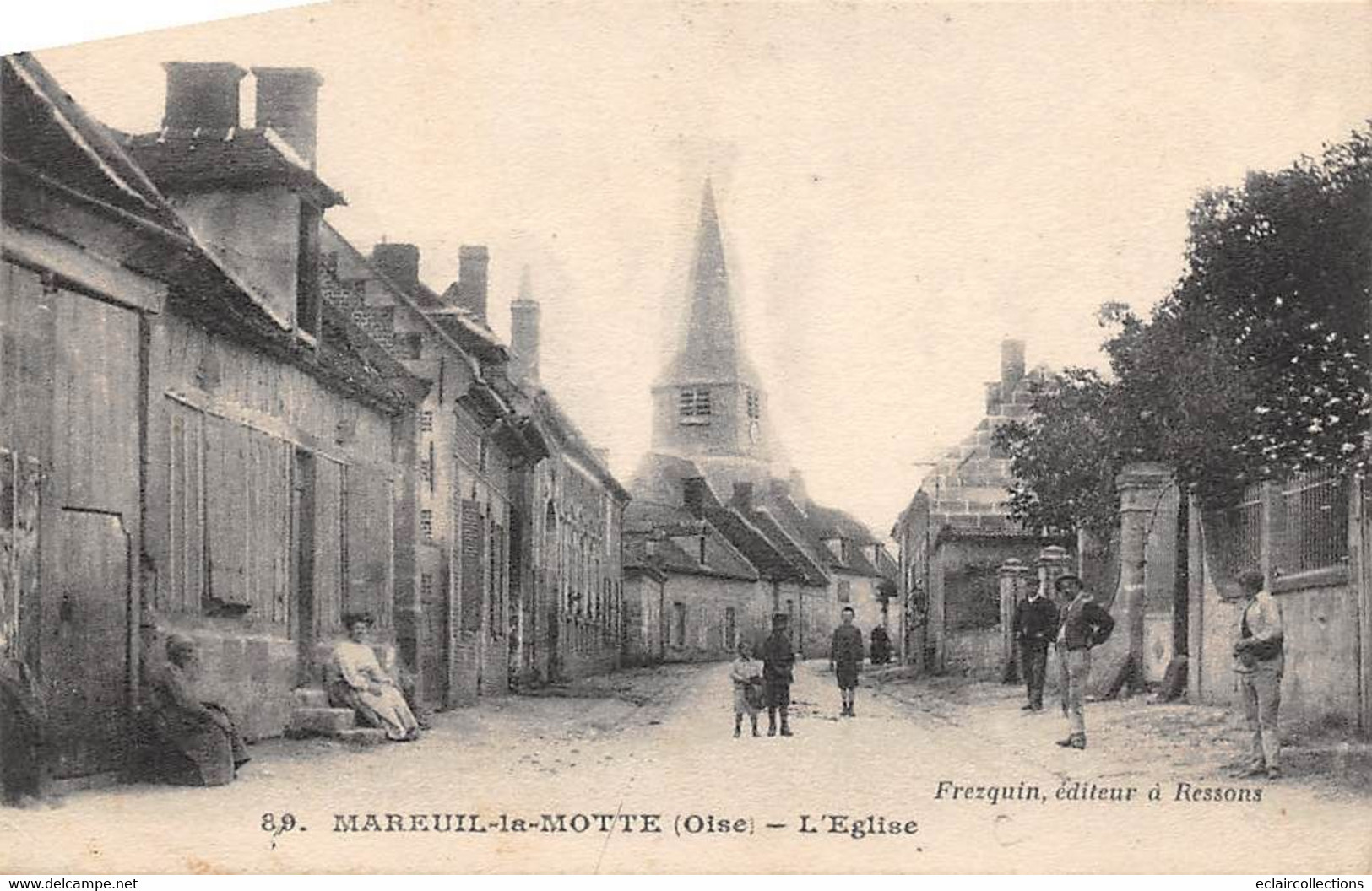 Mareuil La Motte         60        Rue  Et église            (voir Scan) - Sonstige & Ohne Zuordnung