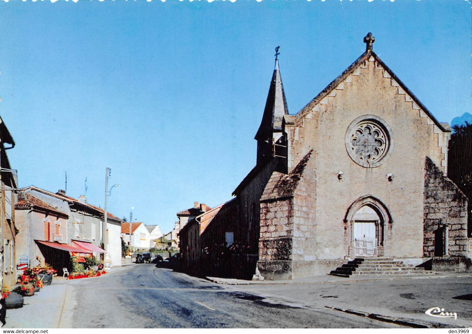 MEZIERES-sur-ISSOIRE - L'église Et La Rue Principale - Tirage D'éditeur - Meziere Sur Issoire